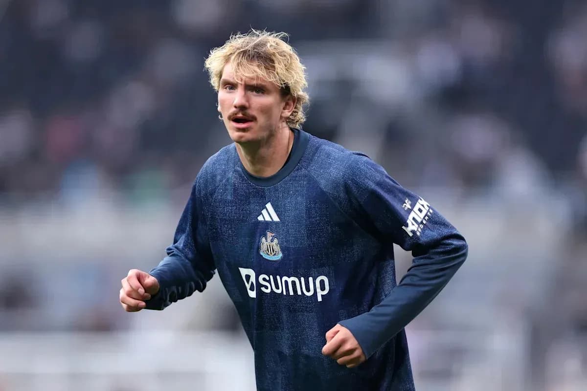 Jugador de Newcastle calentando antes del partido