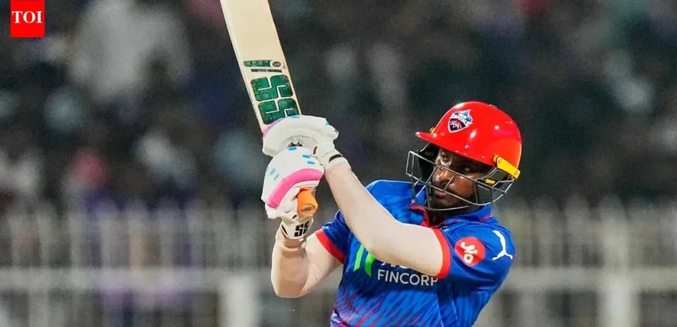 Jugador de cricket bateando en partido de IPL