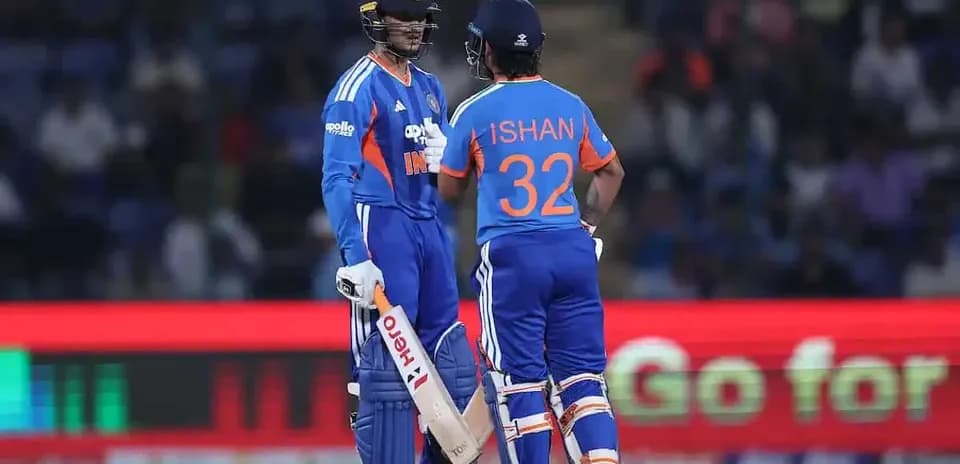 Jugadores de cricket de India conversando en el campo