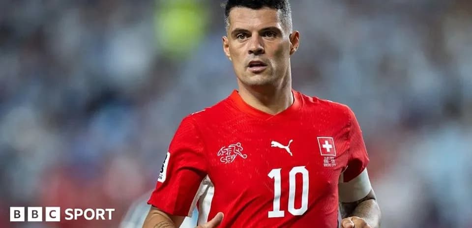 Jugador suizo en acción durante el partido