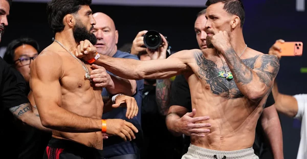 Peleadores enfrentándose durante el pesaje previo a la pelea