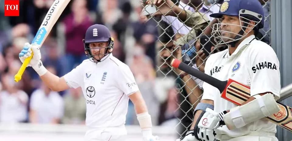 Jugador de cricket inglés levantando su bate ante la multitud