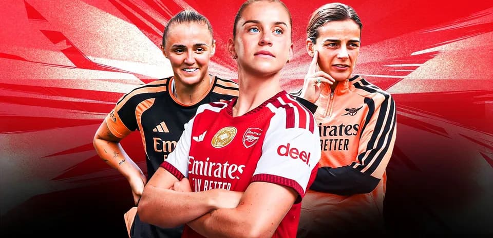 Tres jugadoras de Arsenal en fondo rojo