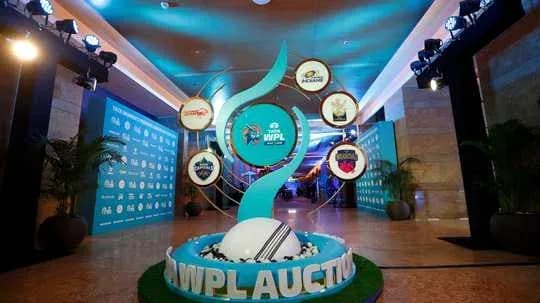 Escenografía del evento de subasta de WPL