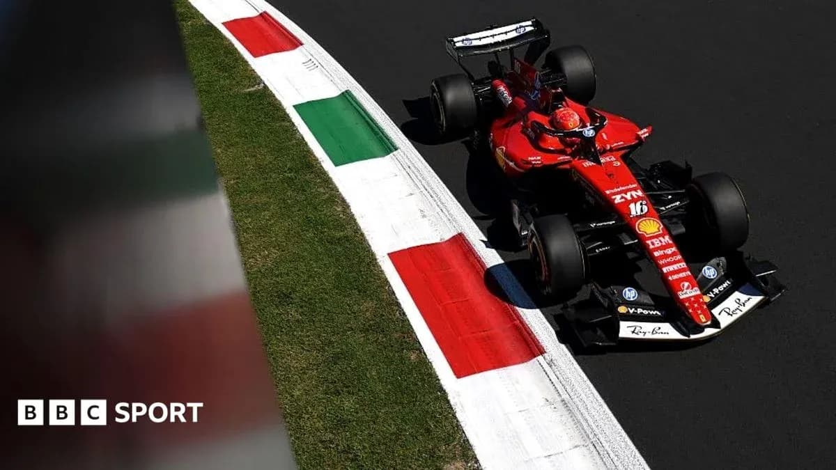 Coche de Fórmula 1 tomando una curva en pista