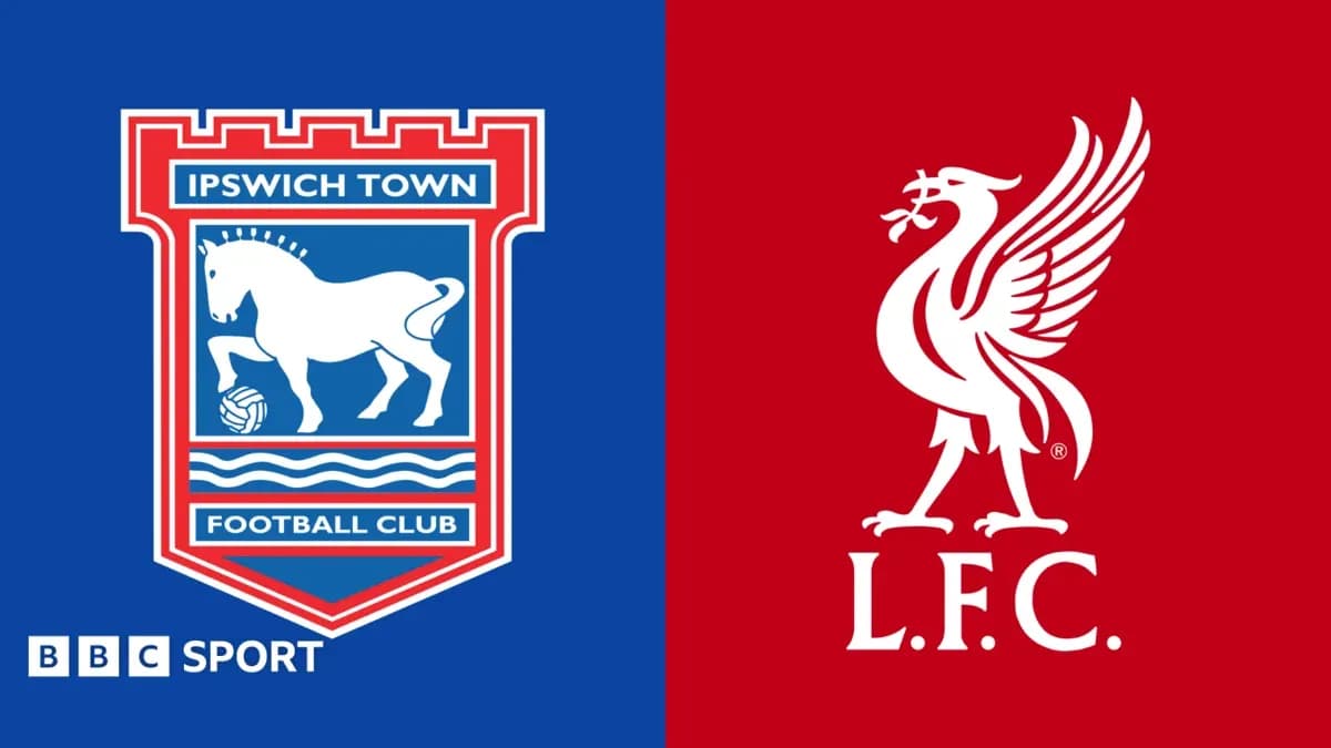 Logos de Ipswich Town y Liverpool FC en fondo dividido