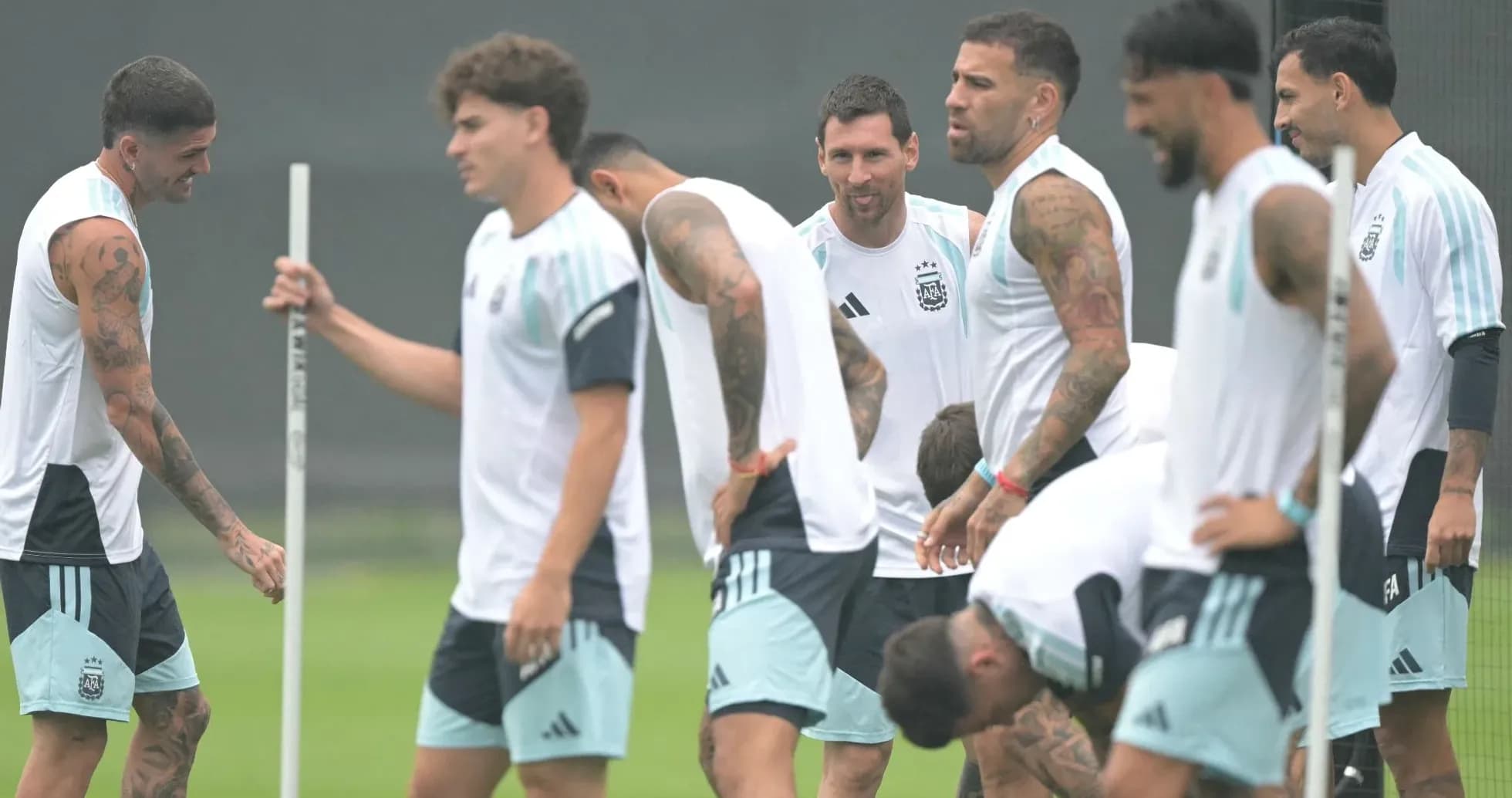 Jugadores de Argentina en entrenamiento en el campo