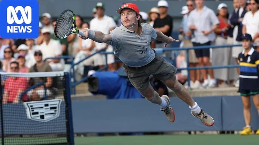 Jugador de tenis lanzándose para alcanzar la pelota