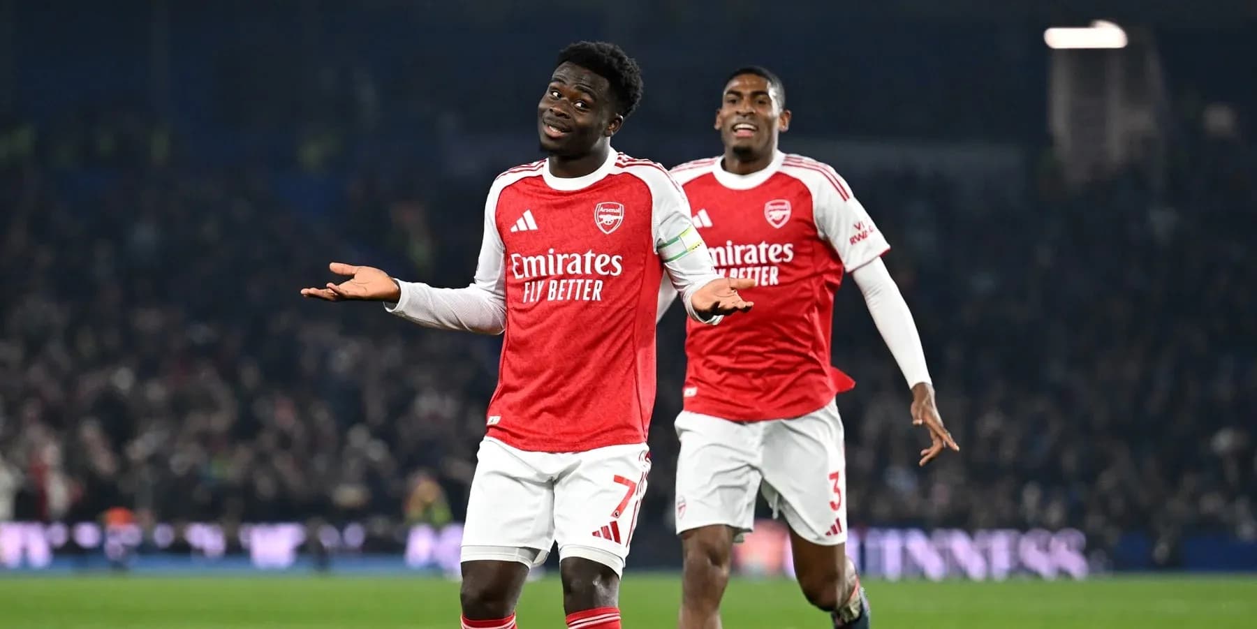 Jugadores de Arsenal celebrando un gol