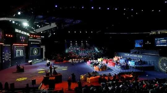 Subasta IPL 2016 con participantes y audiencia