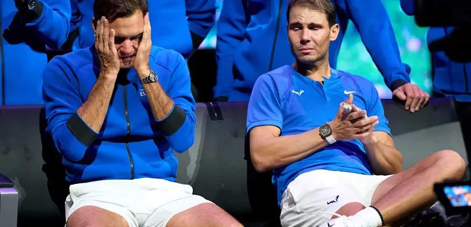 Roger Federer y Rafael Nadal sentados en evento