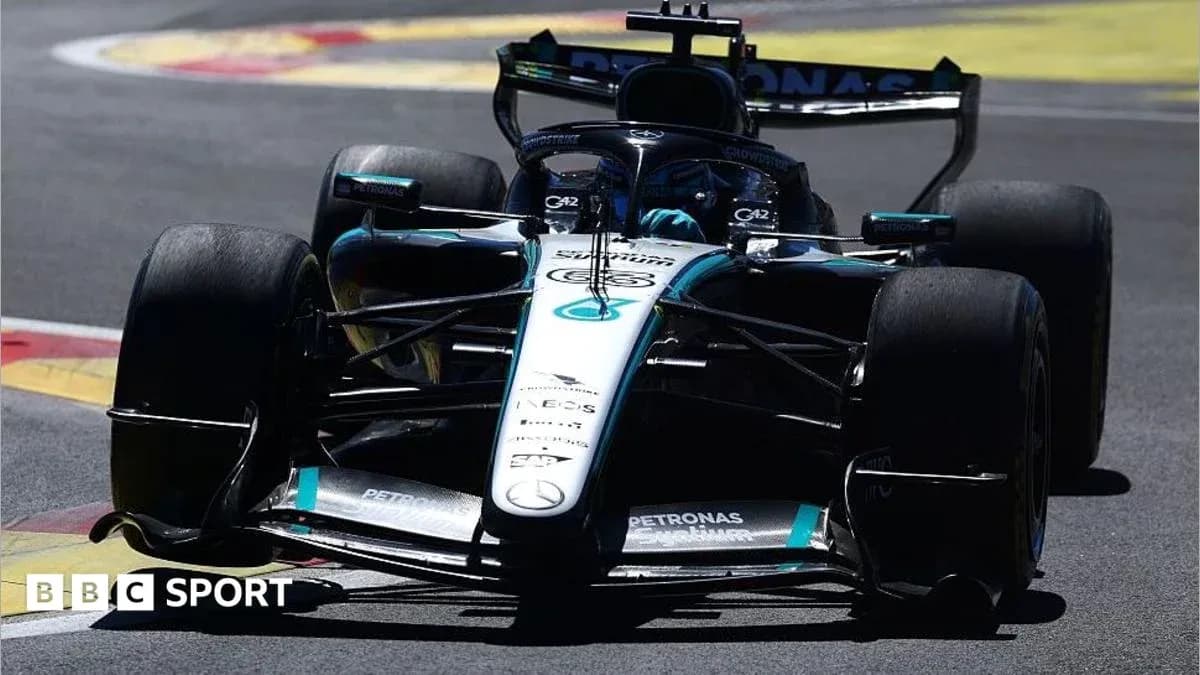 Coche de Fórmula 1 de Mercedes en carrera