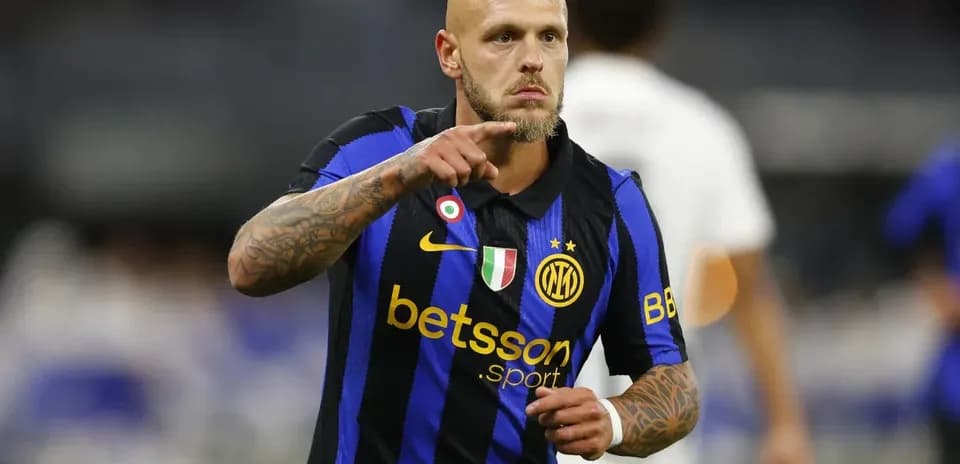 Jugador de Inter señalando durante el partido