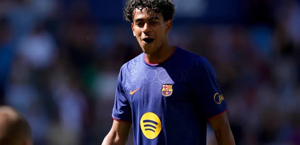 Jugador del Barcelona en acción durante el partido