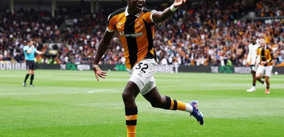 Jugador de Hull City celebra un gol