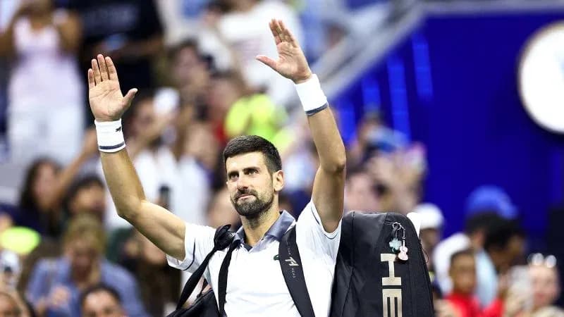 Jugador saludando al público en el torneo