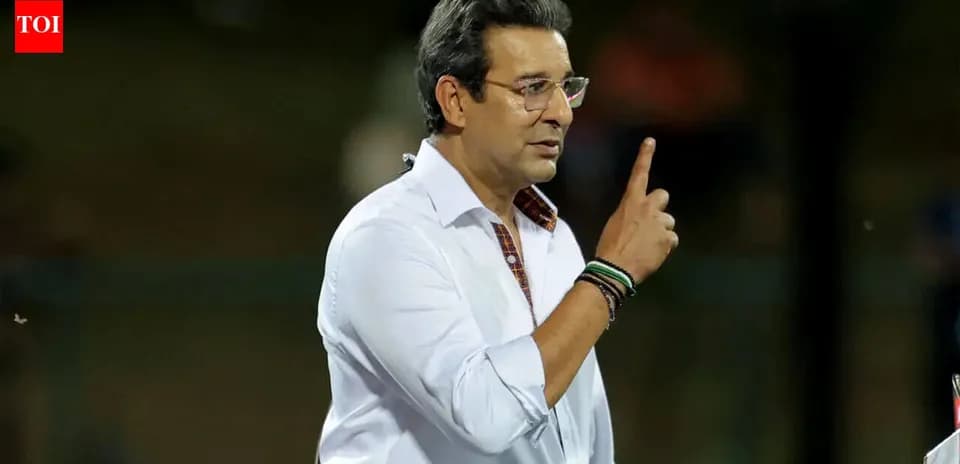 Analista hablando durante una transmisión deportiva
