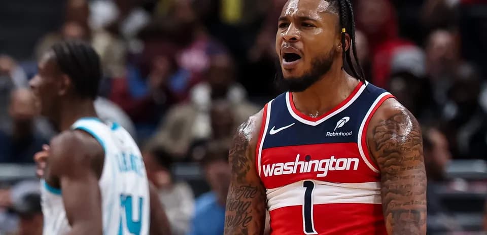 Jugador de los Washington Wizards celebrando en la cancha