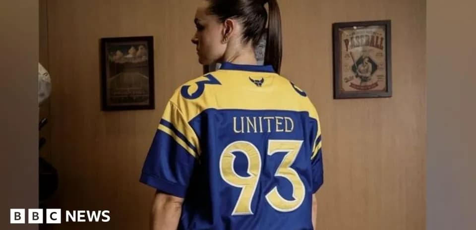 Persona con camiseta de equipo 'United 93'