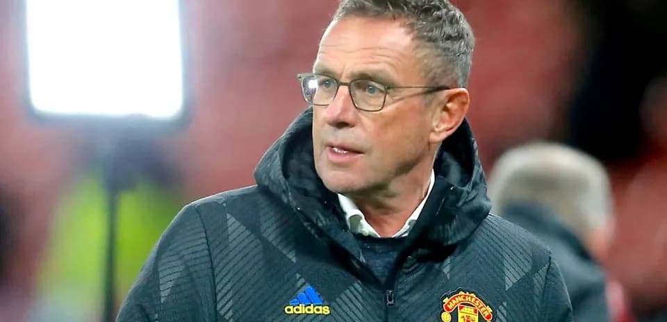 Entrenador de Manchester United en el campo
