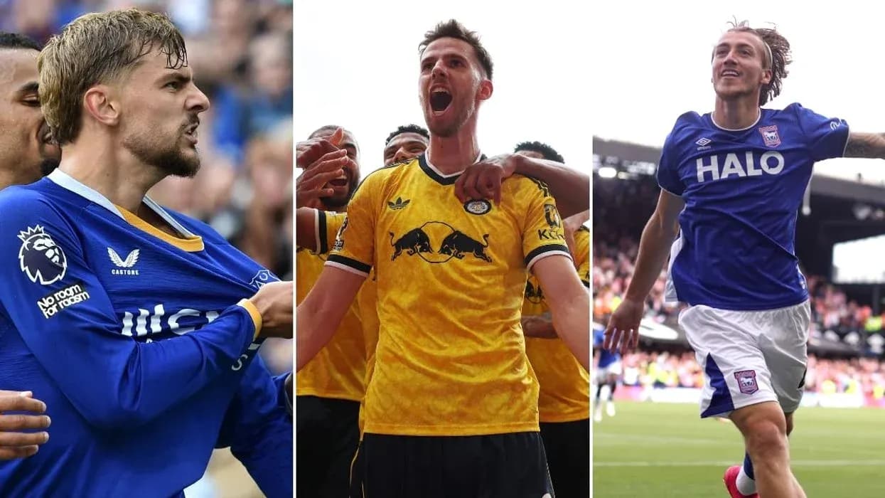 Jugadores de Everton e Ipswich celebrando goles