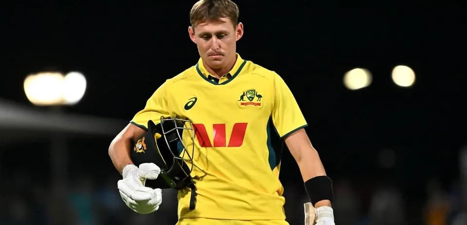 Jugador australiano caminando tras ser eliminado en partido