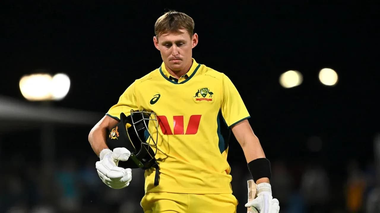 Jugador australiano caminando tras ser eliminado en partido
