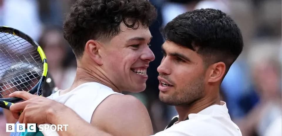 Jugadores de tenis celebrando tras un partido