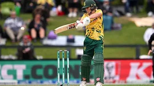 Jugador de cricket bateando en un partido