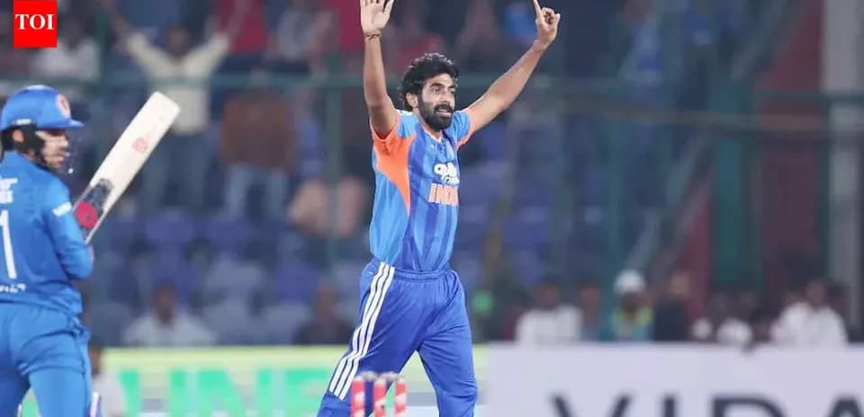 Jugador de cricket celebrando una wicket durante el partido