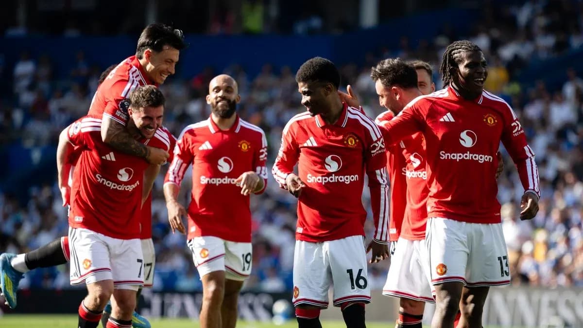 Jugadores de Manchester United celebrando un gol