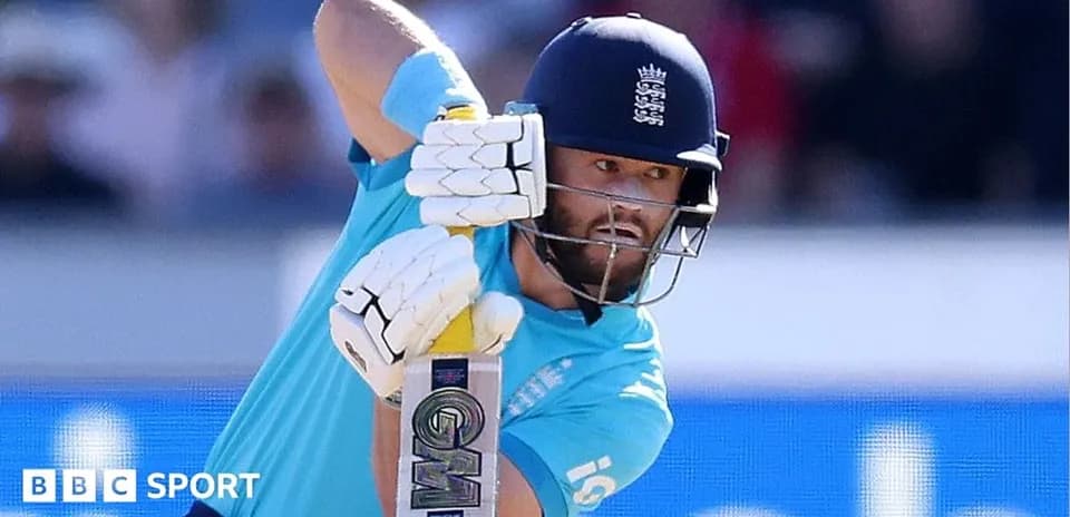 Jugador de cricket bateando en partido