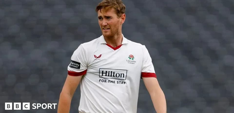 Jugador de críquet de Lancashire en el campo