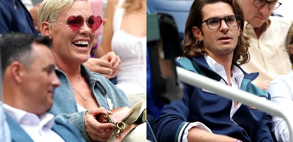 Espectadores en el torneo de tenis, uno sonriente