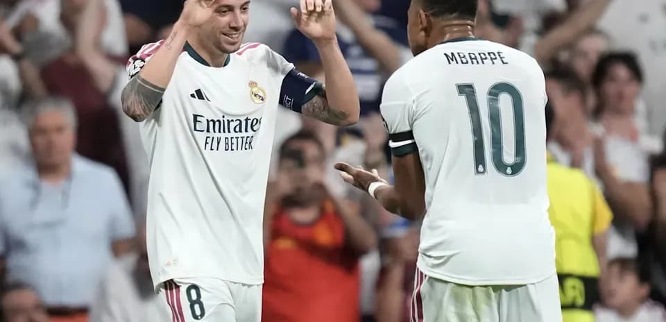 Jugadores de Real Madrid celebrando en el estadio