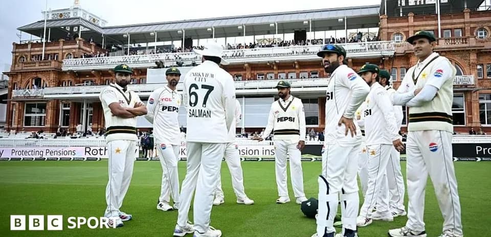 Jugadores de cricket de Pakistán en Lord's