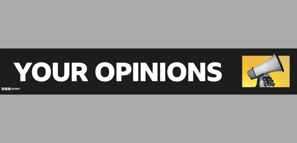 Texto que dice 'YOUR OPINIONS' con un megáfono