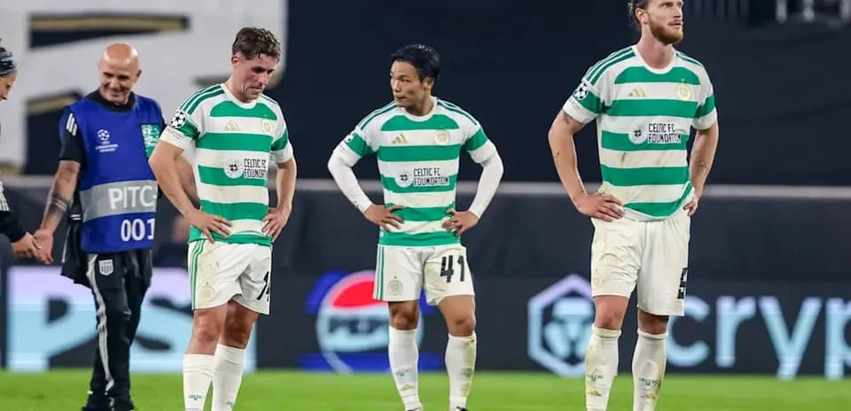 Jugadores de Celtic FC desalentados tras el partido