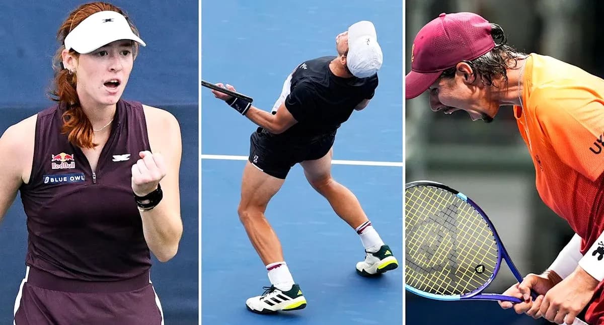 Jugadores de tenis en acción durante un torneo