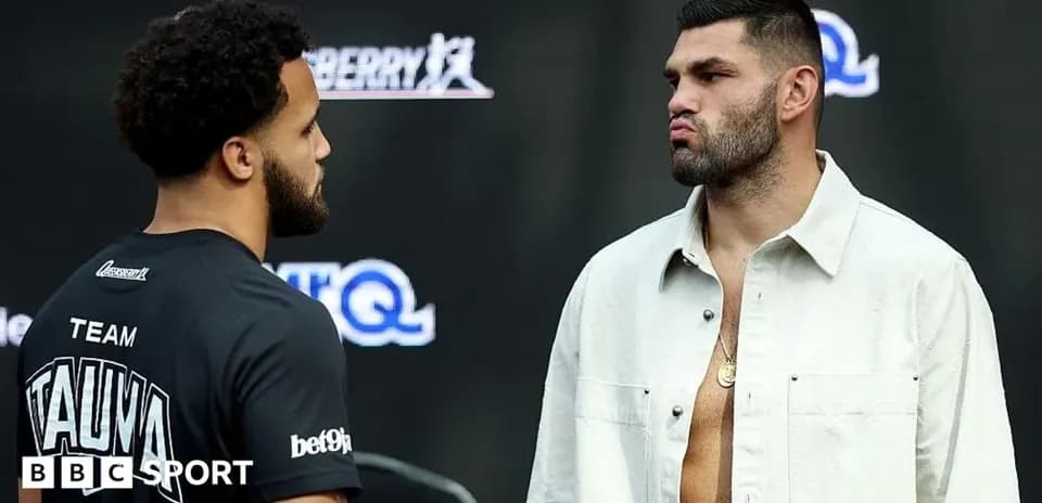 Dos boxeadores cara a cara en la conferencia de prensa