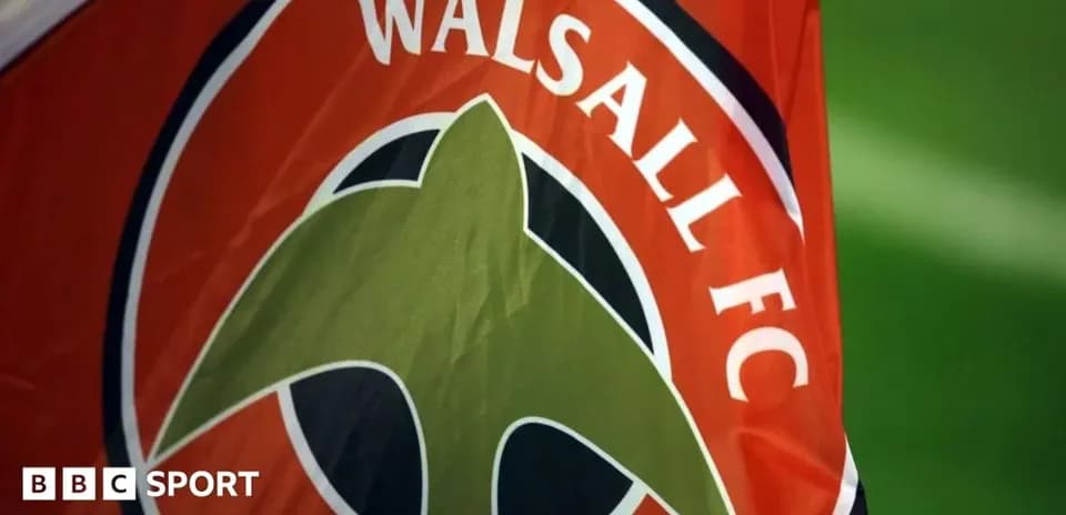 Bandera de Walsall FC con el logotipo del club
