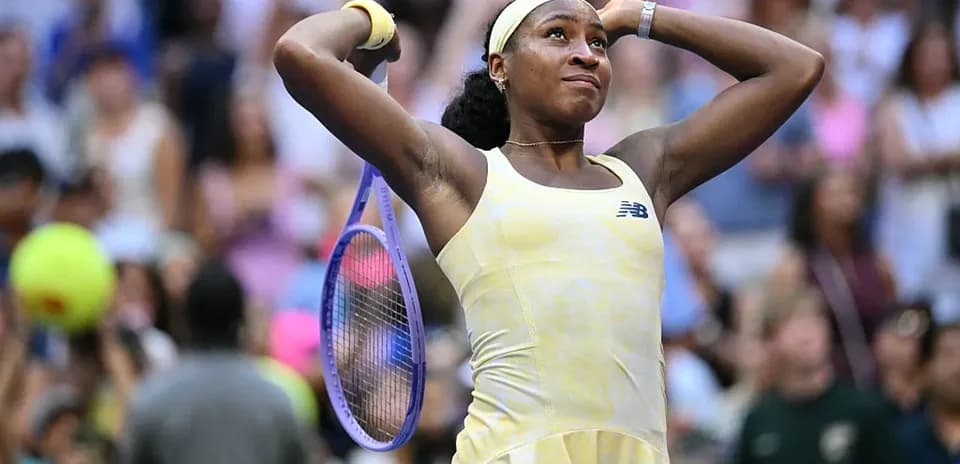 Coco Gauff celebrando en el torneo de tenis