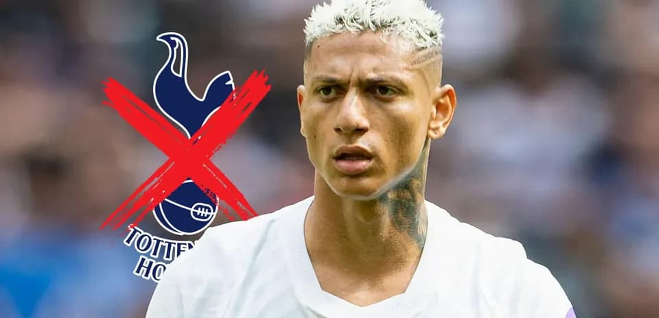 Jugador en primer plano con camiseta blanca