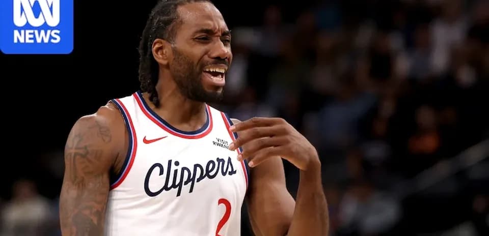Kawhi Leonard jugando para los Clippers durante un partido