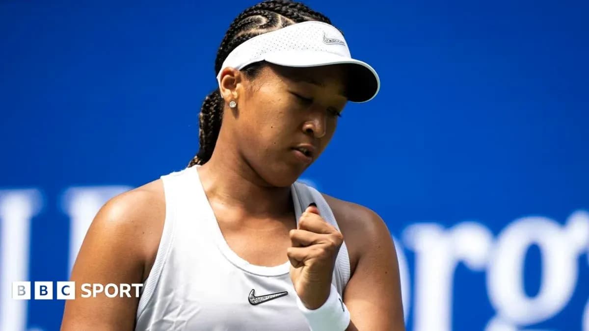 Naomi Osaka mostrando determinación en la cancha Naomi Osaka mostrando determinación en la cancha