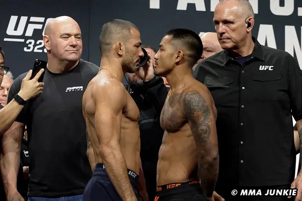 Dos luchadores pesando en evento UFC Dos luchadores pesando en evento UFC