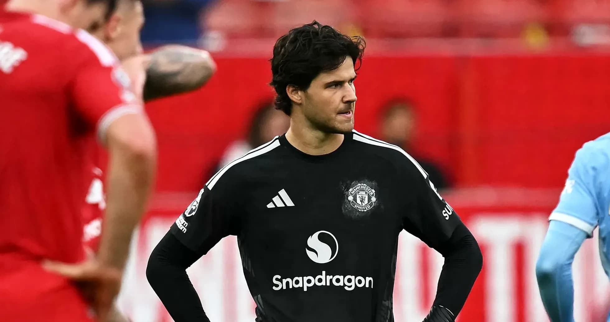 Portero de Manchester United en el campo de juego Portero de Manchester United en el campo de juego