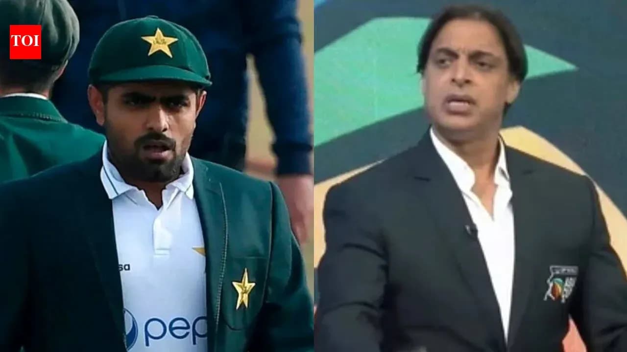 Babar Azam y Shoaib Akhtar en un programa de análisis Babar Azam y Shoaib Akhtar en un programa de análisis