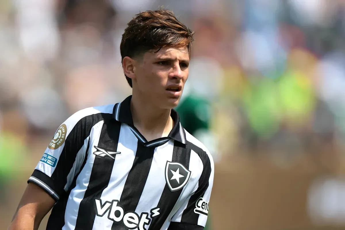Jugador de Botafogo en el campo durante partido Jugador de Botafogo en el campo durante partido