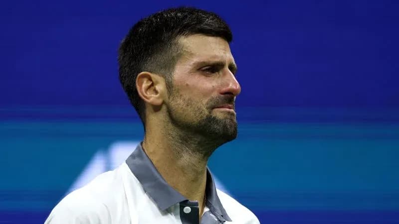 Jugador de tenis con lágrimas en el rostro Jugador de tenis con lágrimas en el rostro
